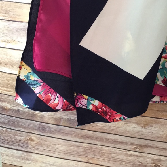 NWT Muse flowy floral sleeveless dress - Picture 4 of 7